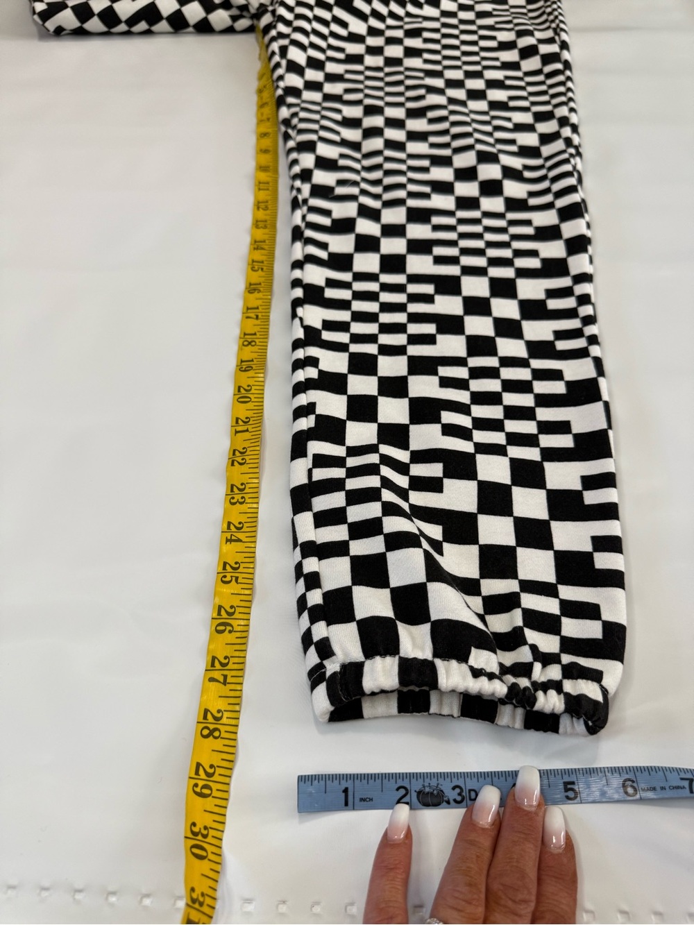 Volcom NWT Black & White Checkerboard Jogger Pants In size medium - Picture 10 of 16